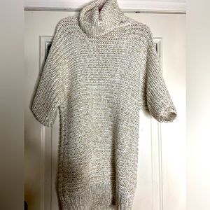 NWOT Gorgeous super chunky cable knit sweater.